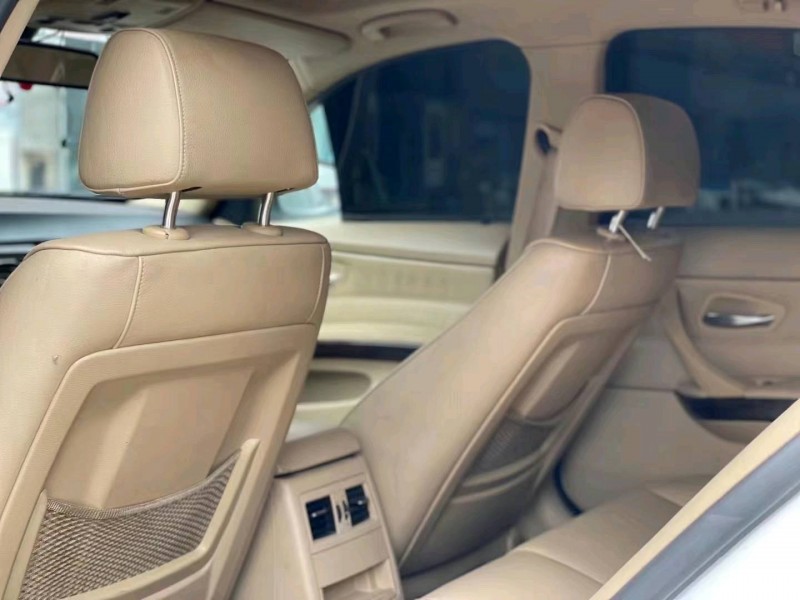 济南11年宝马3系5