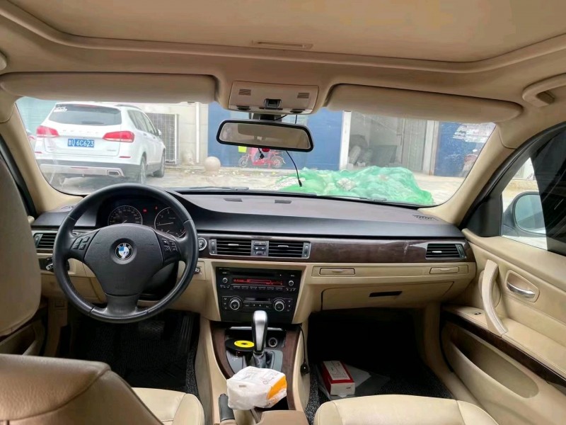 济南11年宝马3系4