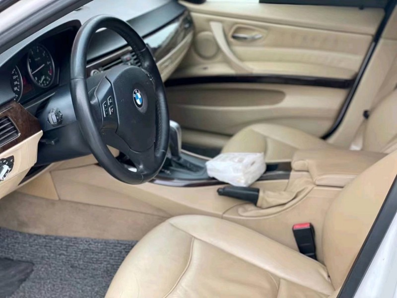 济南11年宝马3系6