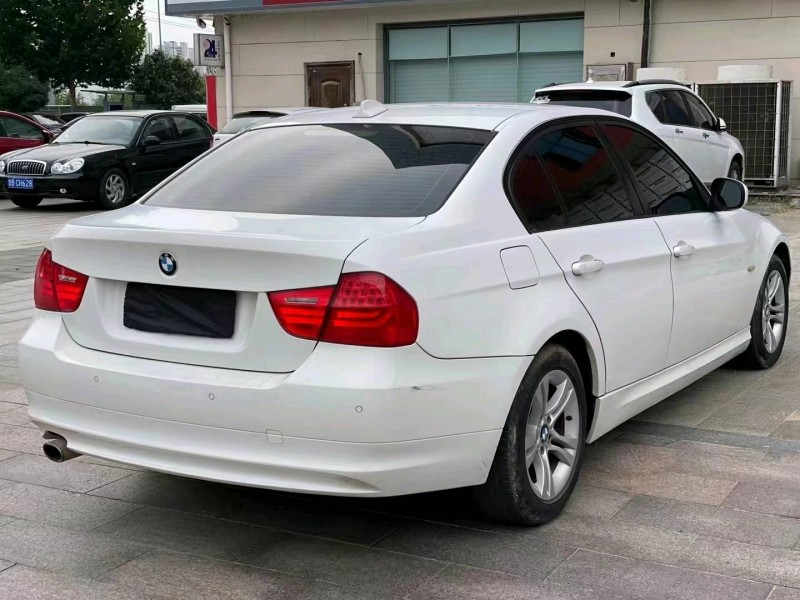 济南11年宝马3系8