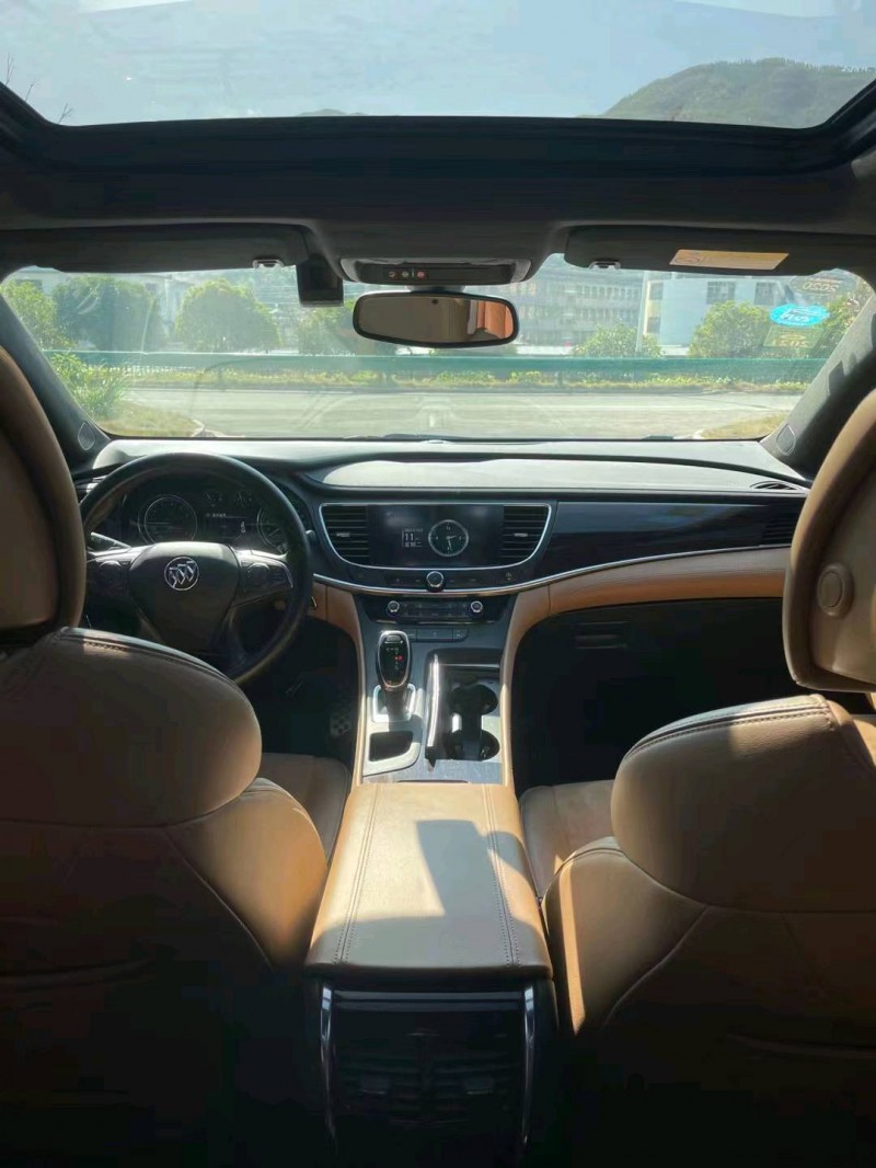 宜春18年别克君越5