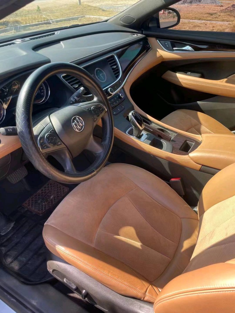 宜春18年别克君越8