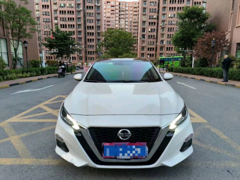 宜春21年日产天籁1