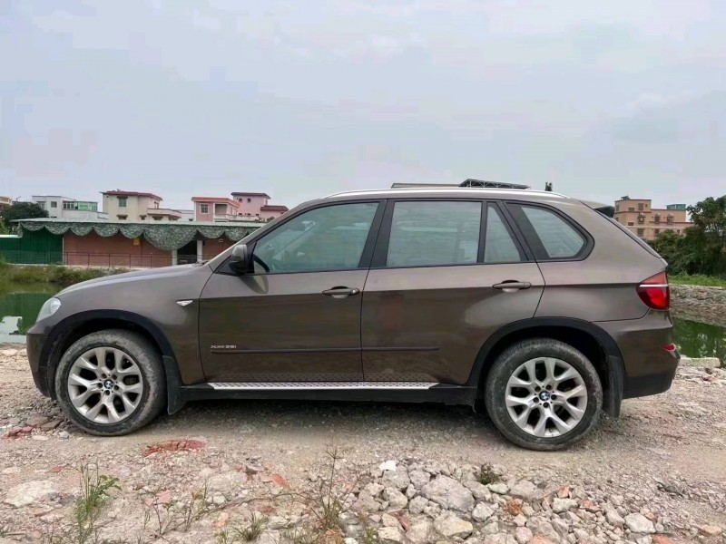 中山12年宝马X53