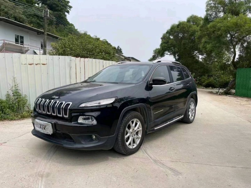 中山16年Jeep自由光2