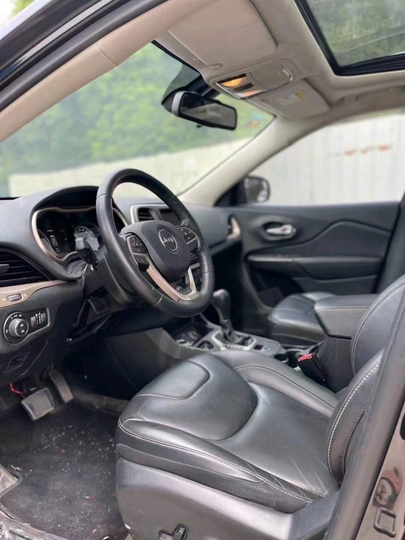 中山16年Jeep自由光7