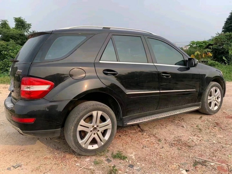 中山09年奔驰ML6