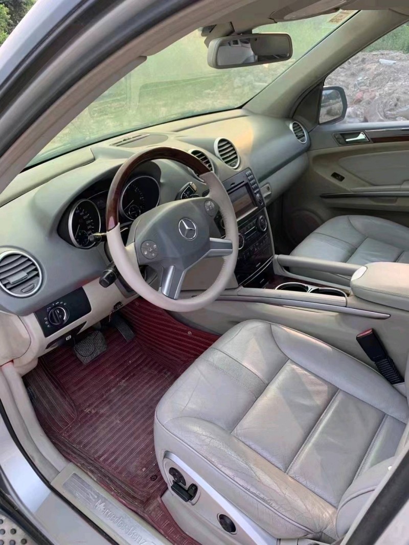 中山09年奔驰ML7