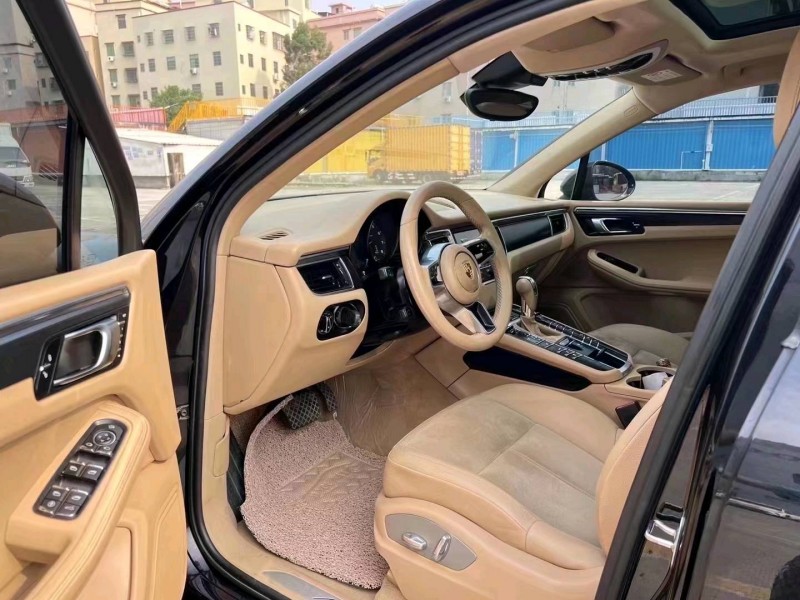中山15年保时捷Macan5