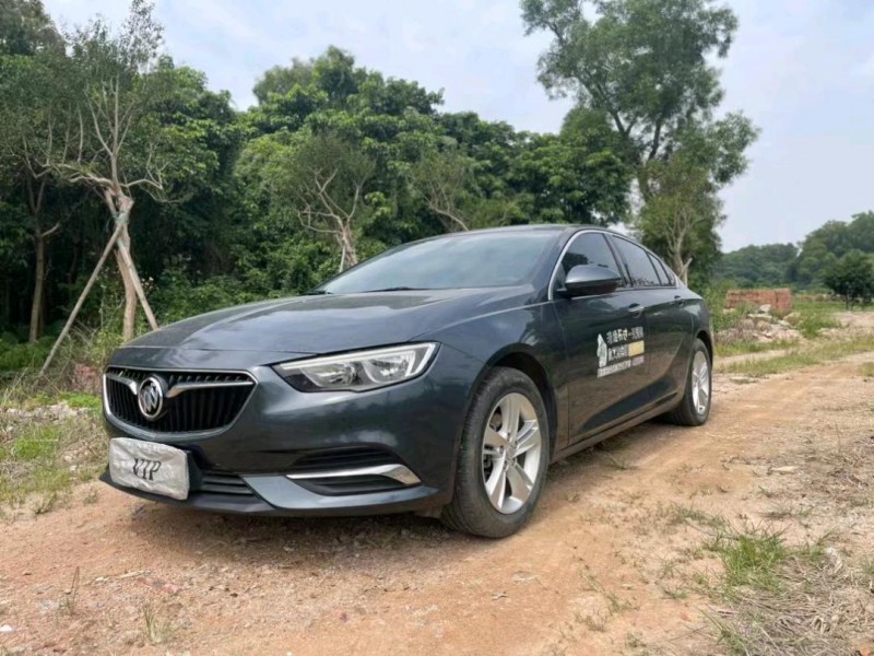 中山20年别克君威2