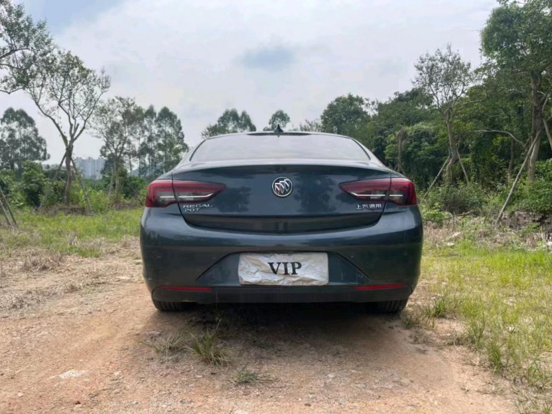 中山20年别克君威3