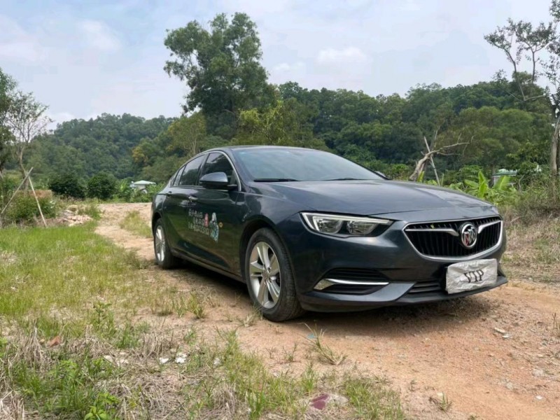 中山20年别克君威6