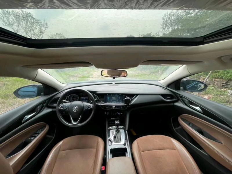 中山20年别克君威7