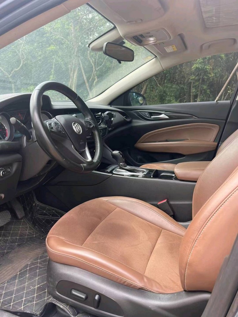 中山20年别克君威8