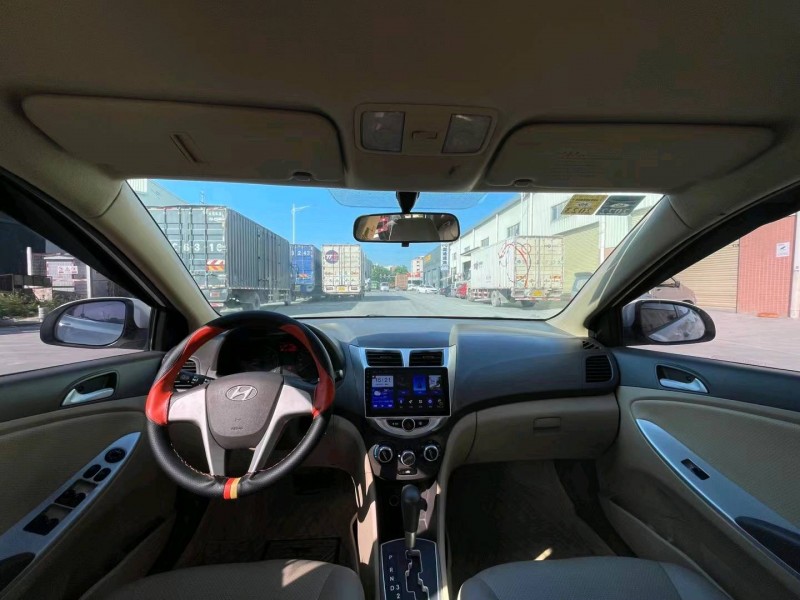 东莞13年现代瑞纳4