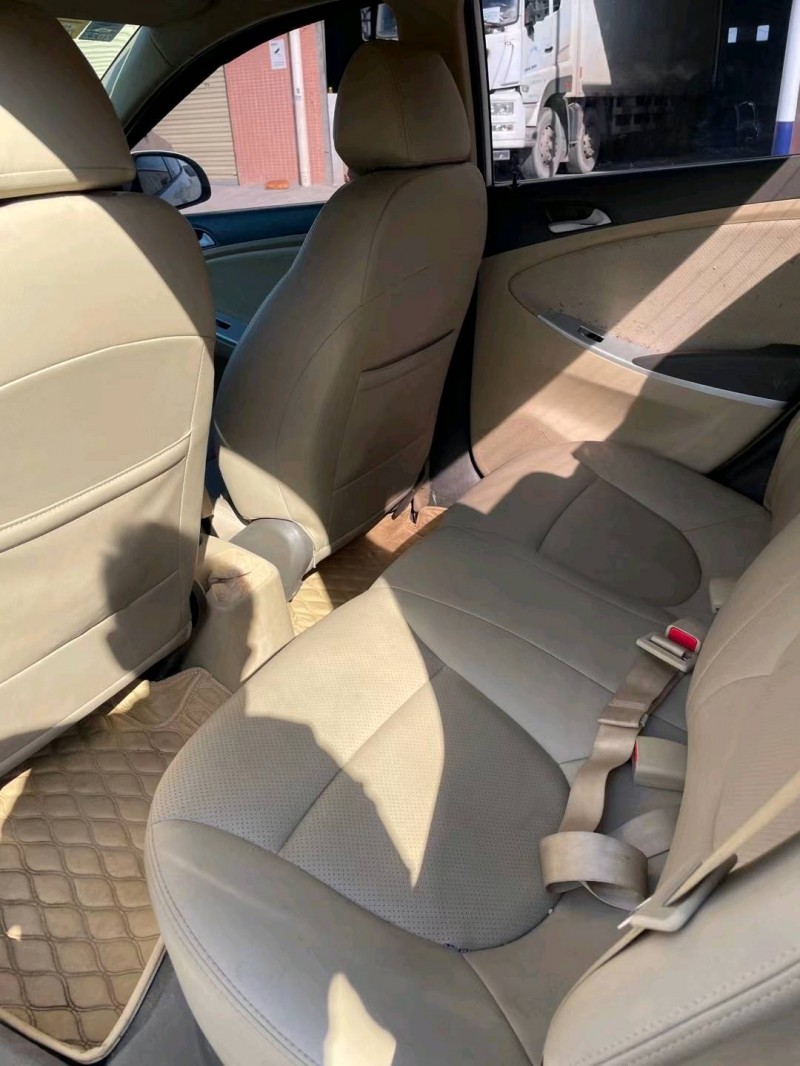 东莞13年现代瑞纳6