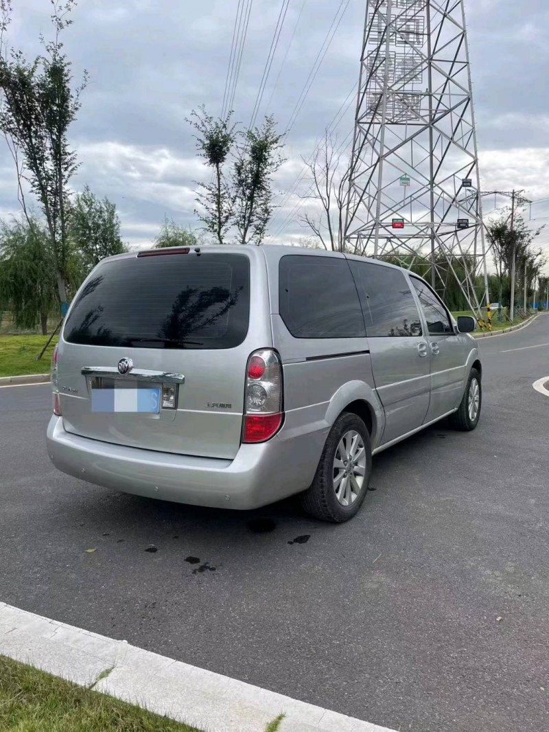 青岛16年别克GL87