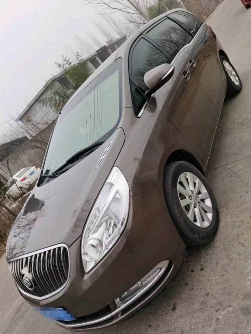 济南16年别克GL82