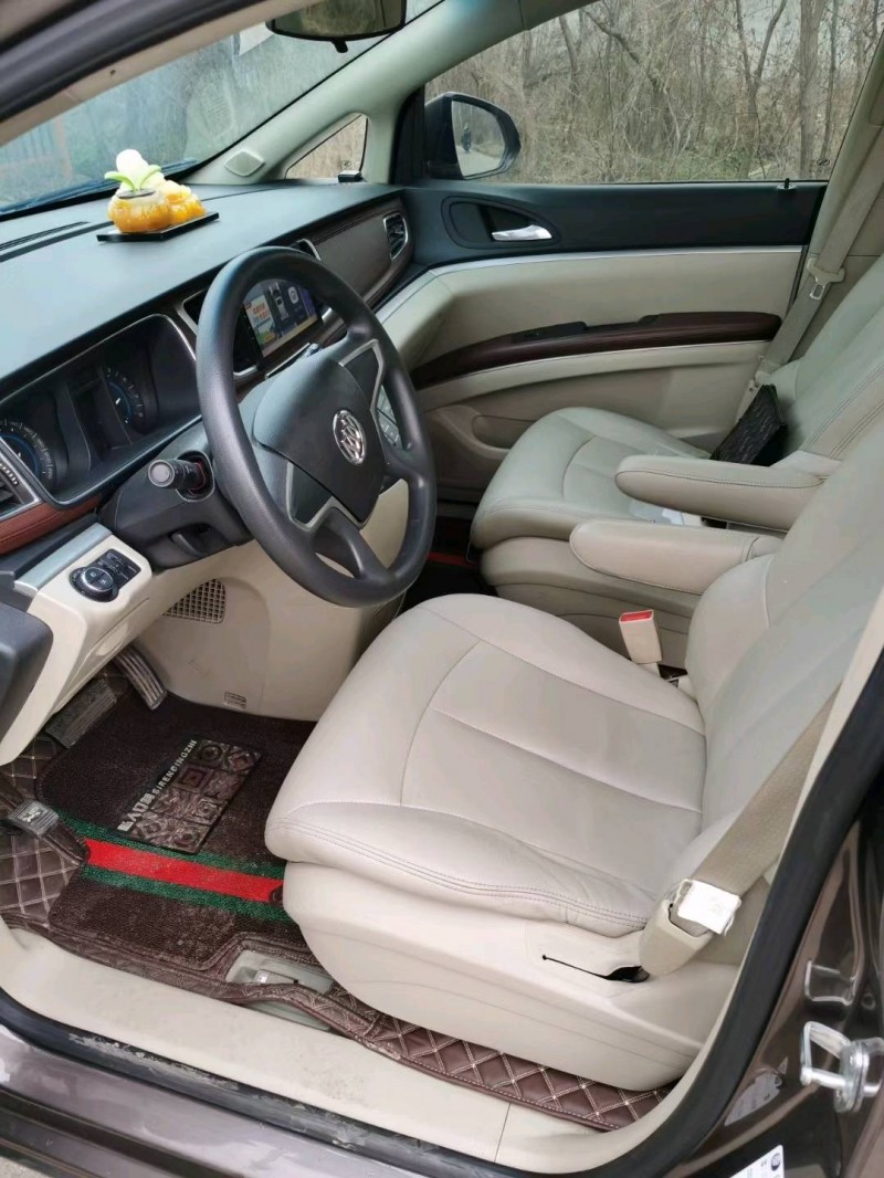 济南16年别克GL83