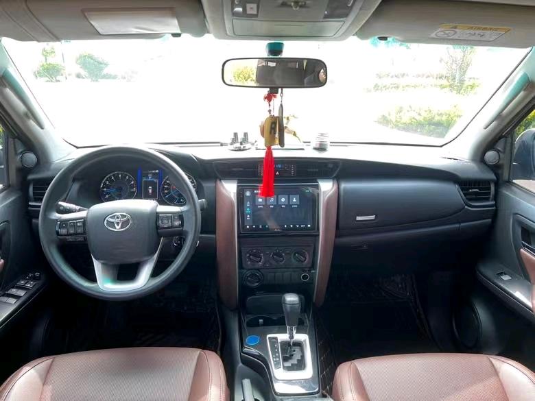 盐城19年丰田穿越者5