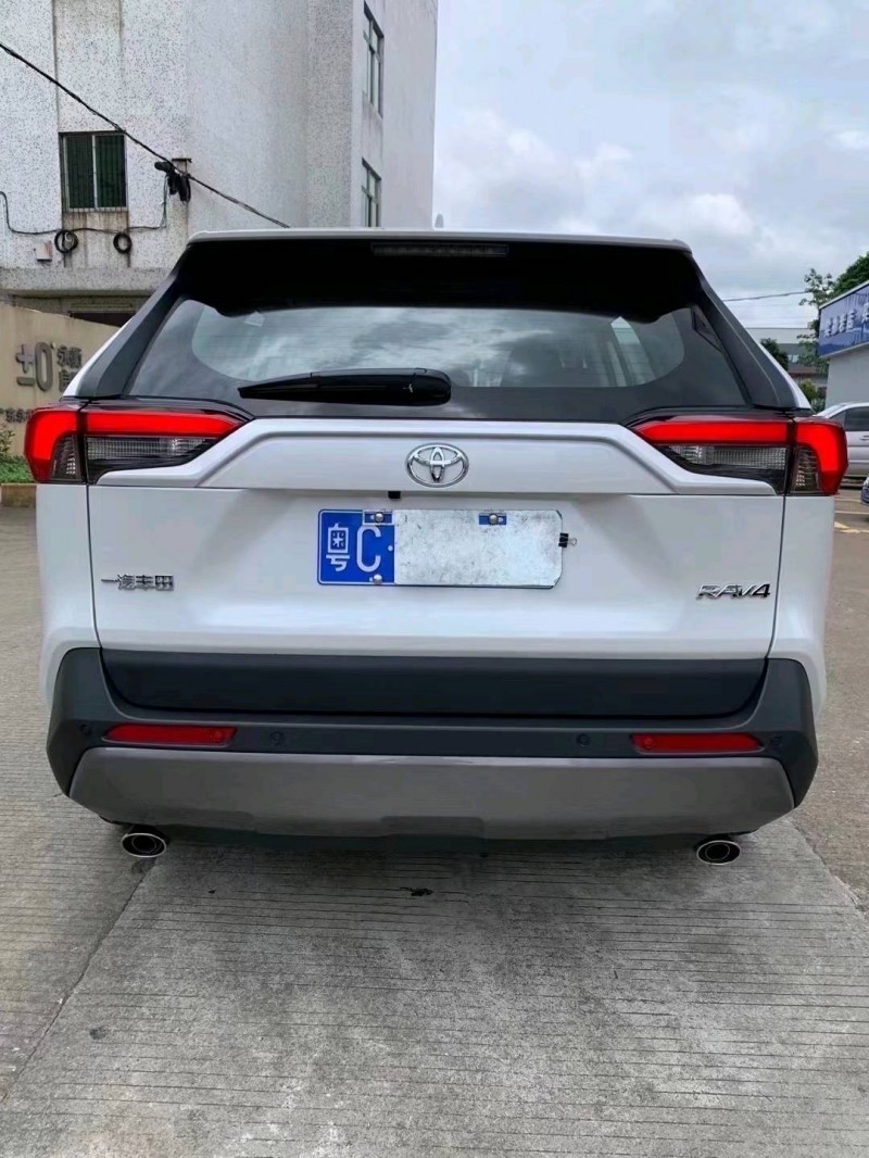 中山21年丰田RAV44