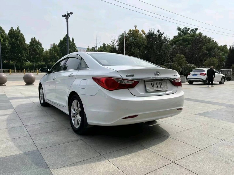 东营12年现代索纳塔八4