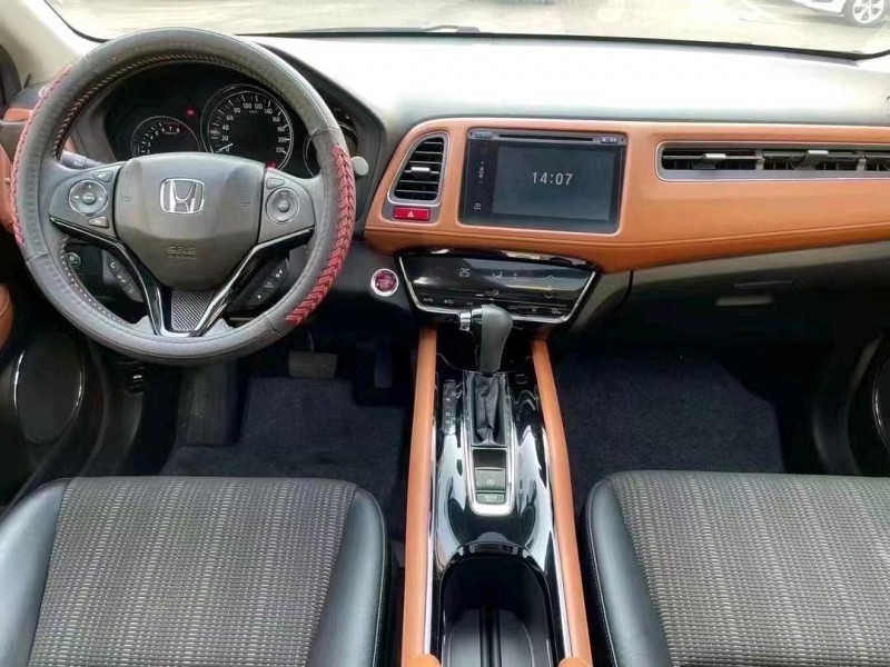 中山18年本田缤智8