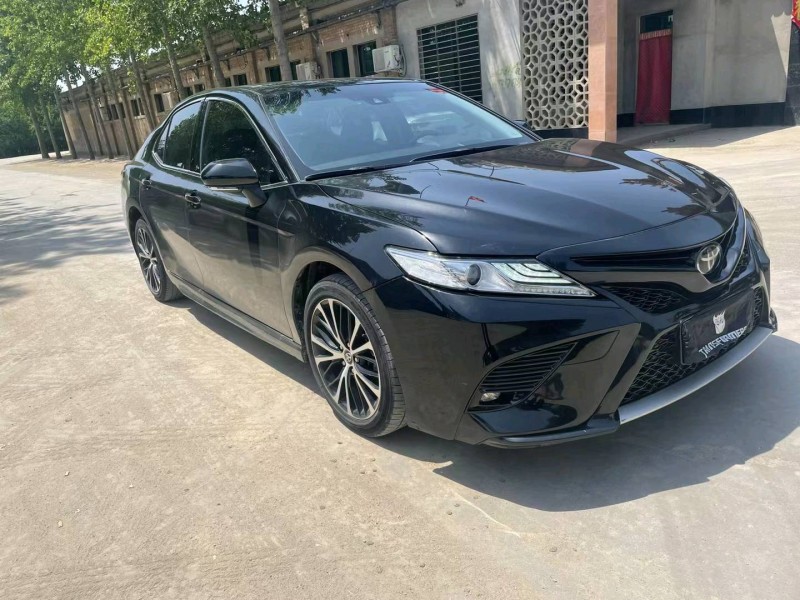 保定19年丰田凯美瑞2