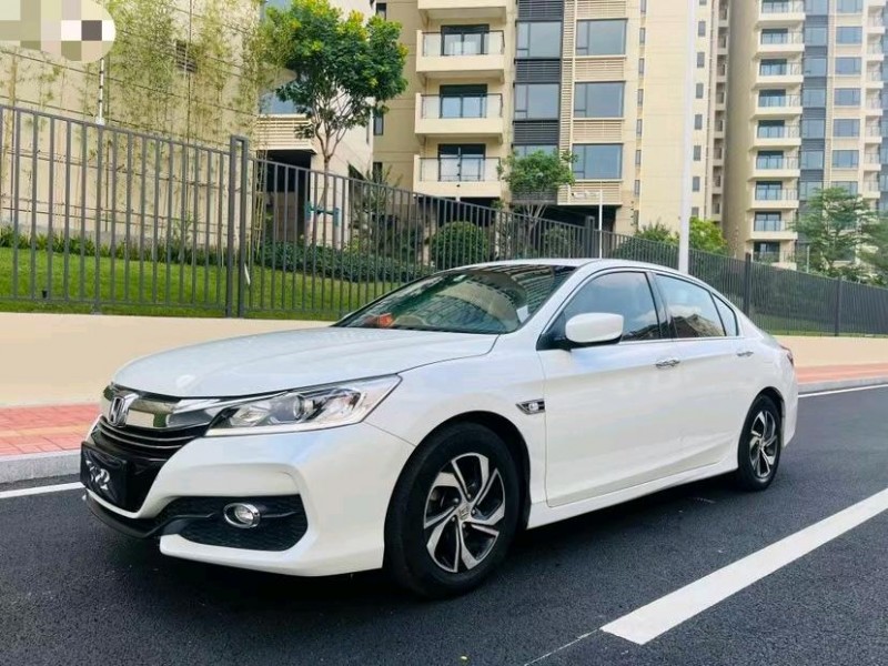 东莞16年本田雅阁5