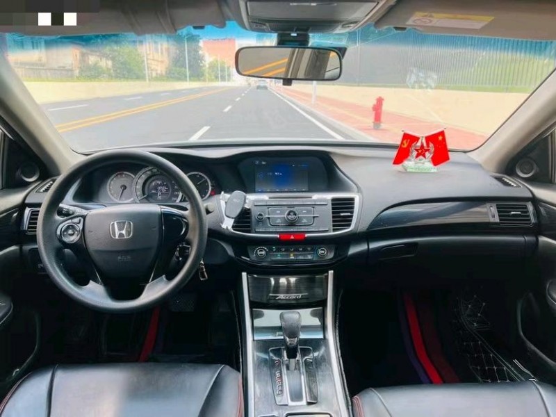 东莞16年本田雅阁4