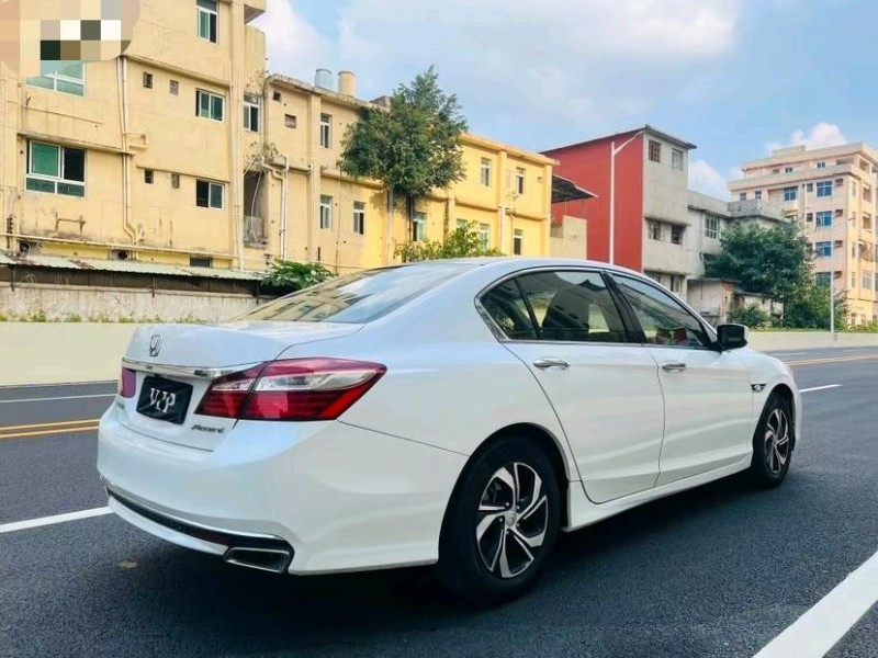 东莞16年本田雅阁9