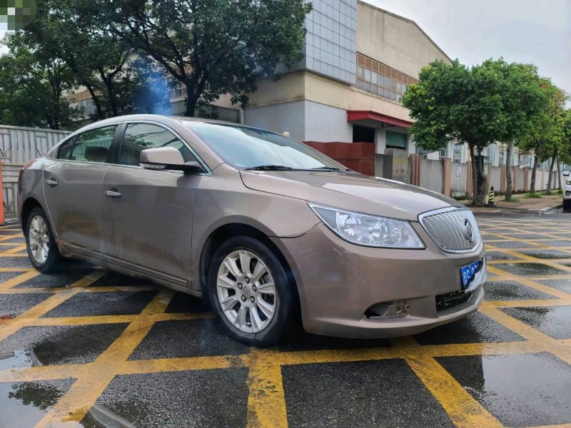 东莞12年别克君越3