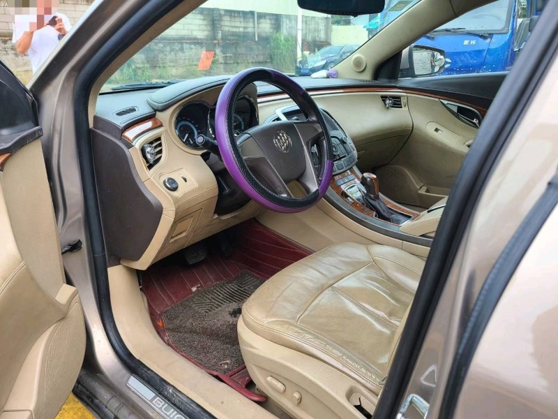 东莞12年别克君越4