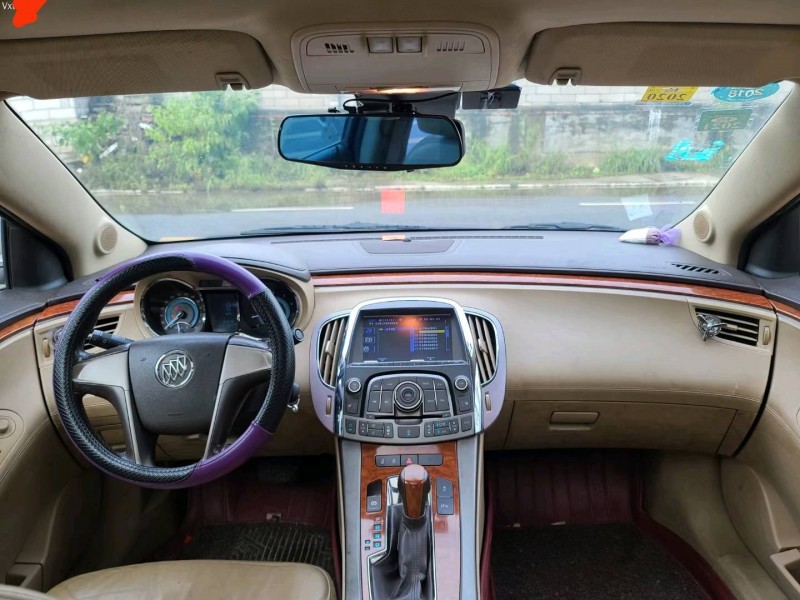 东莞12年别克君越6