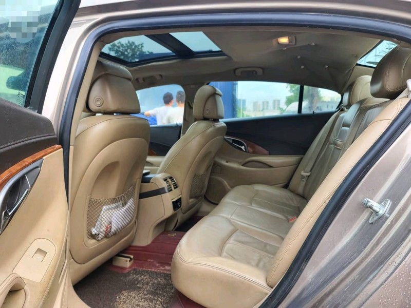 东莞12年别克君越5