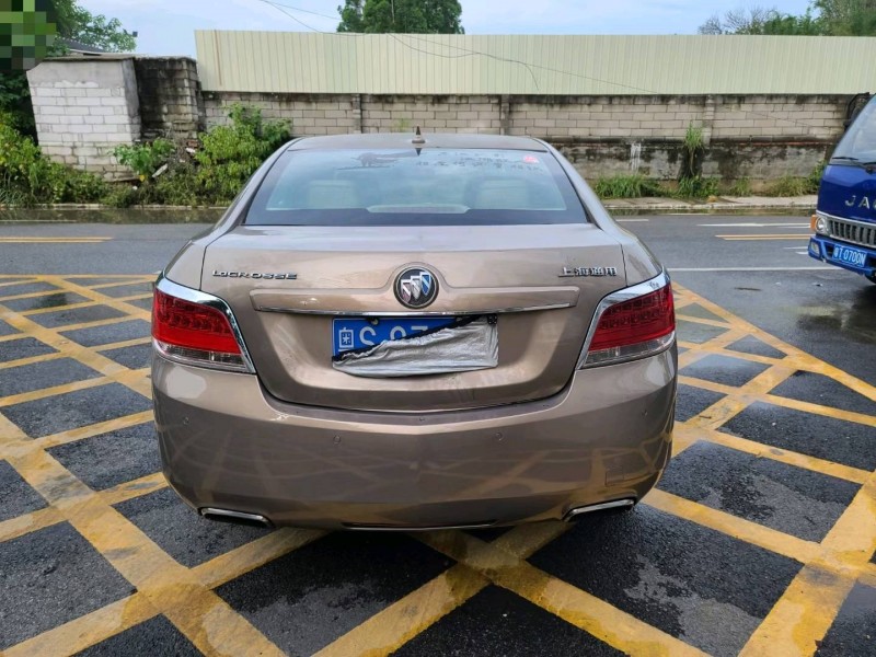 东莞12年别克君越9