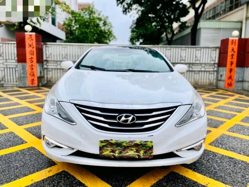 东莞14年现代索纳塔八1