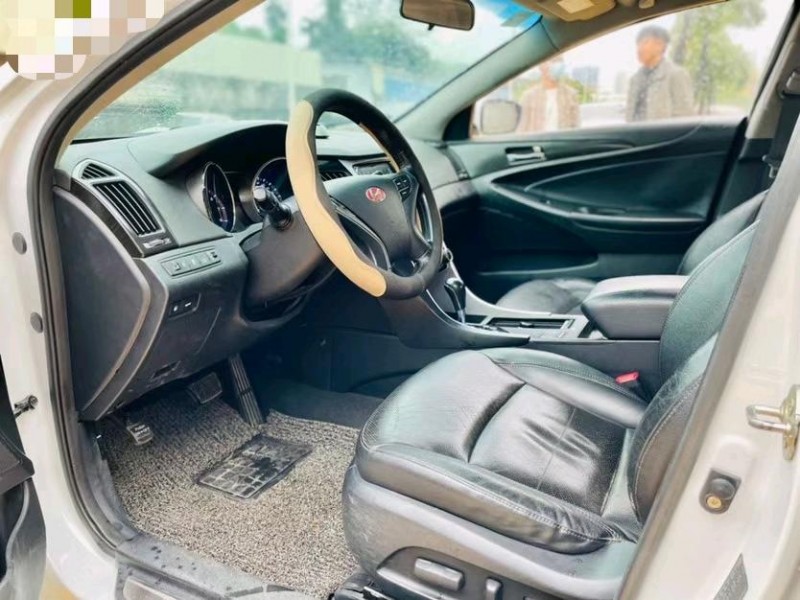 东莞14年现代索纳塔八4