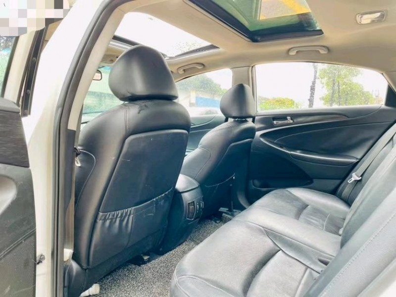 东莞14年现代索纳塔八6