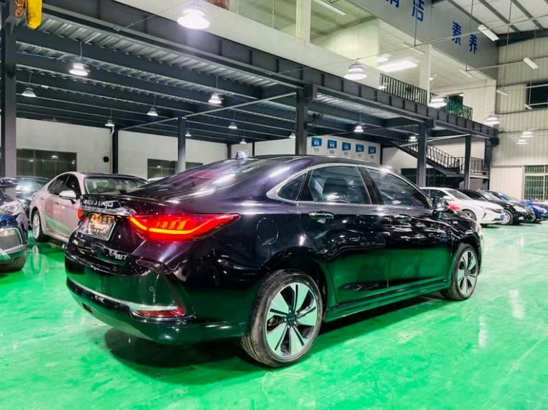 东莞21年北汽新能源EU系列7