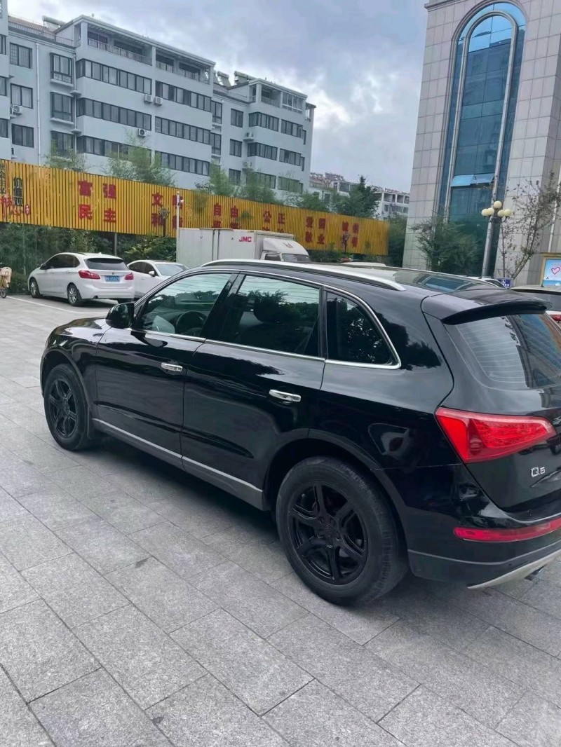 济南10年奥迪Q56