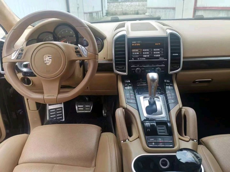 徐州11年保时捷卡宴5