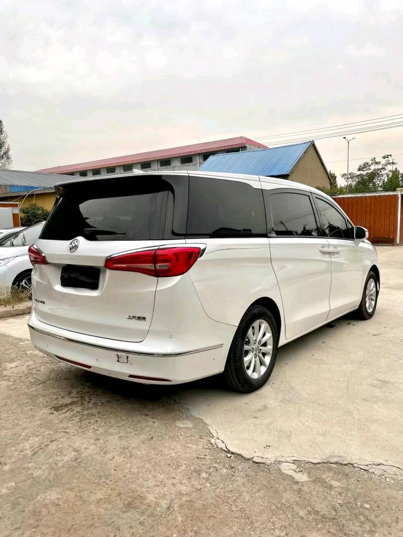 济南19年别克GL81