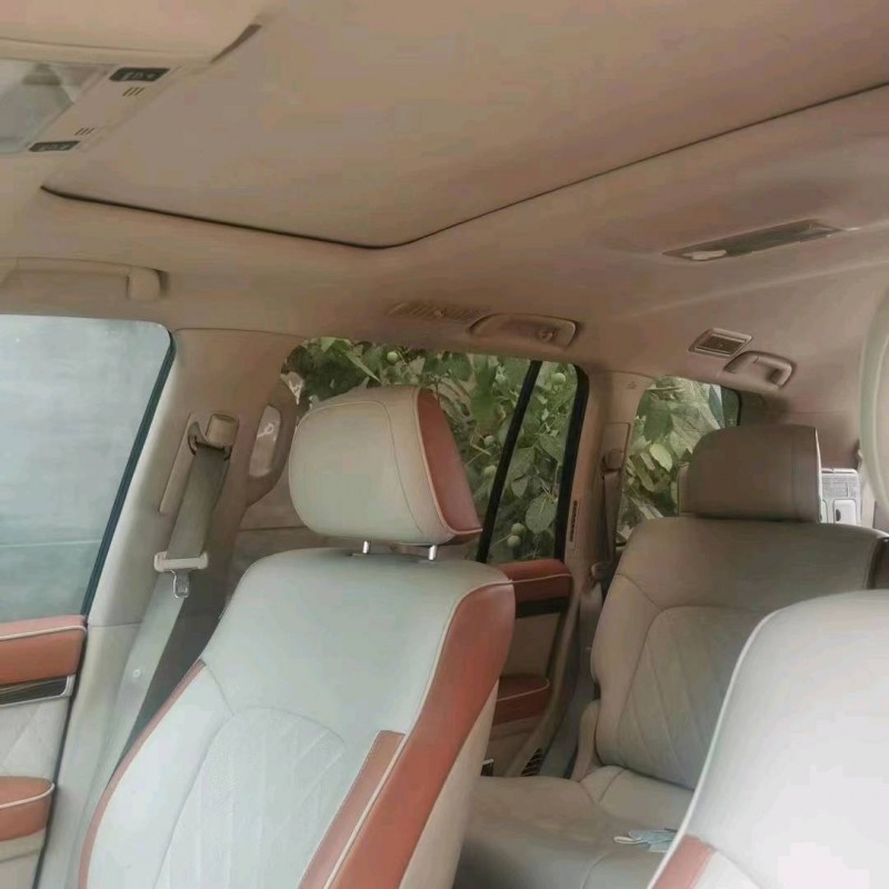 保定12年丰田兰德酷路泽6