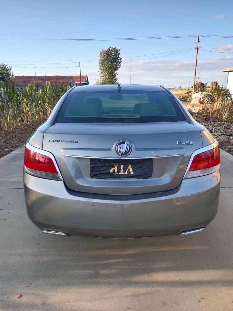 东营10年别克君越5