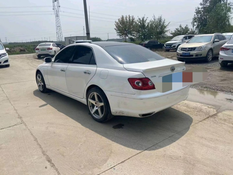 保定10年丰田锐志3