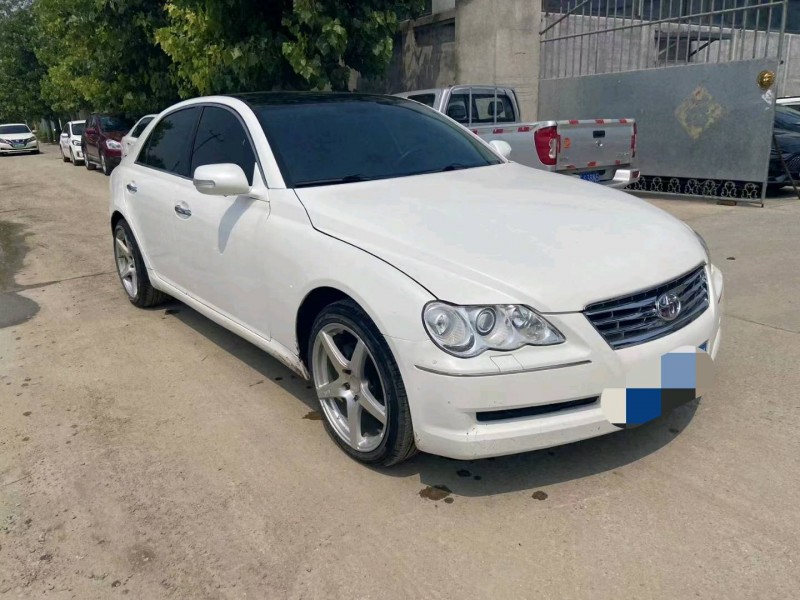 保定10年丰田锐志4