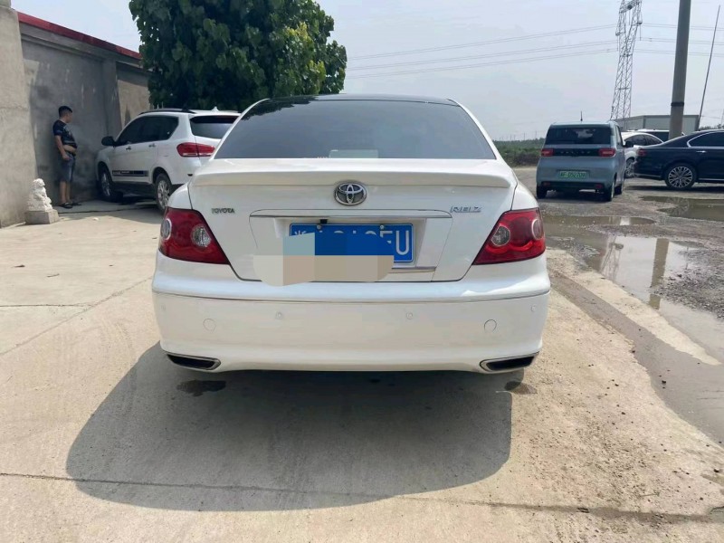 保定10年丰田锐志8