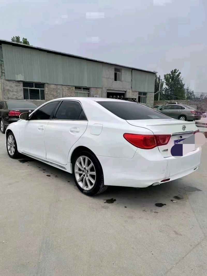 北京12年丰田锐志3