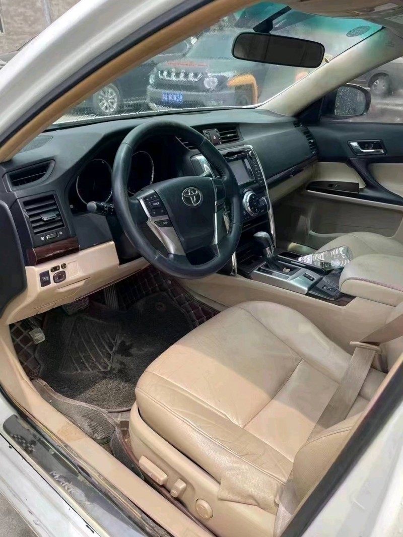 北京12年丰田锐志6